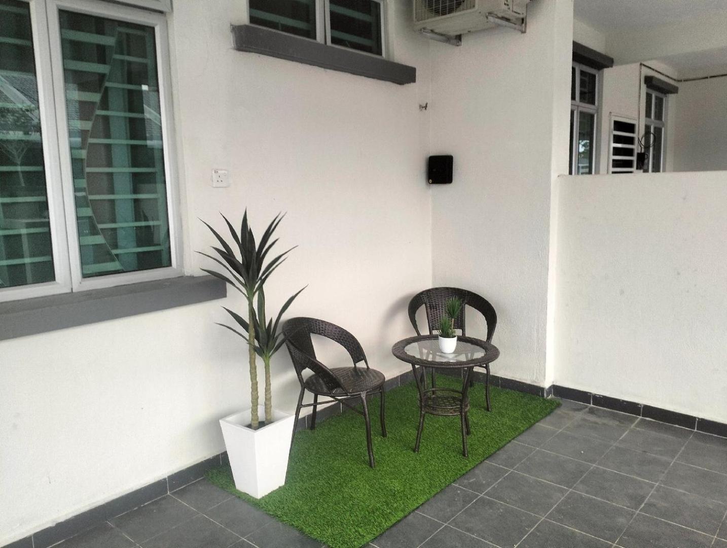 D'Sara Homestay Fully Furnished 3 Bedrooms All Aircond 2 Miles Centre Chukai Exterior foto